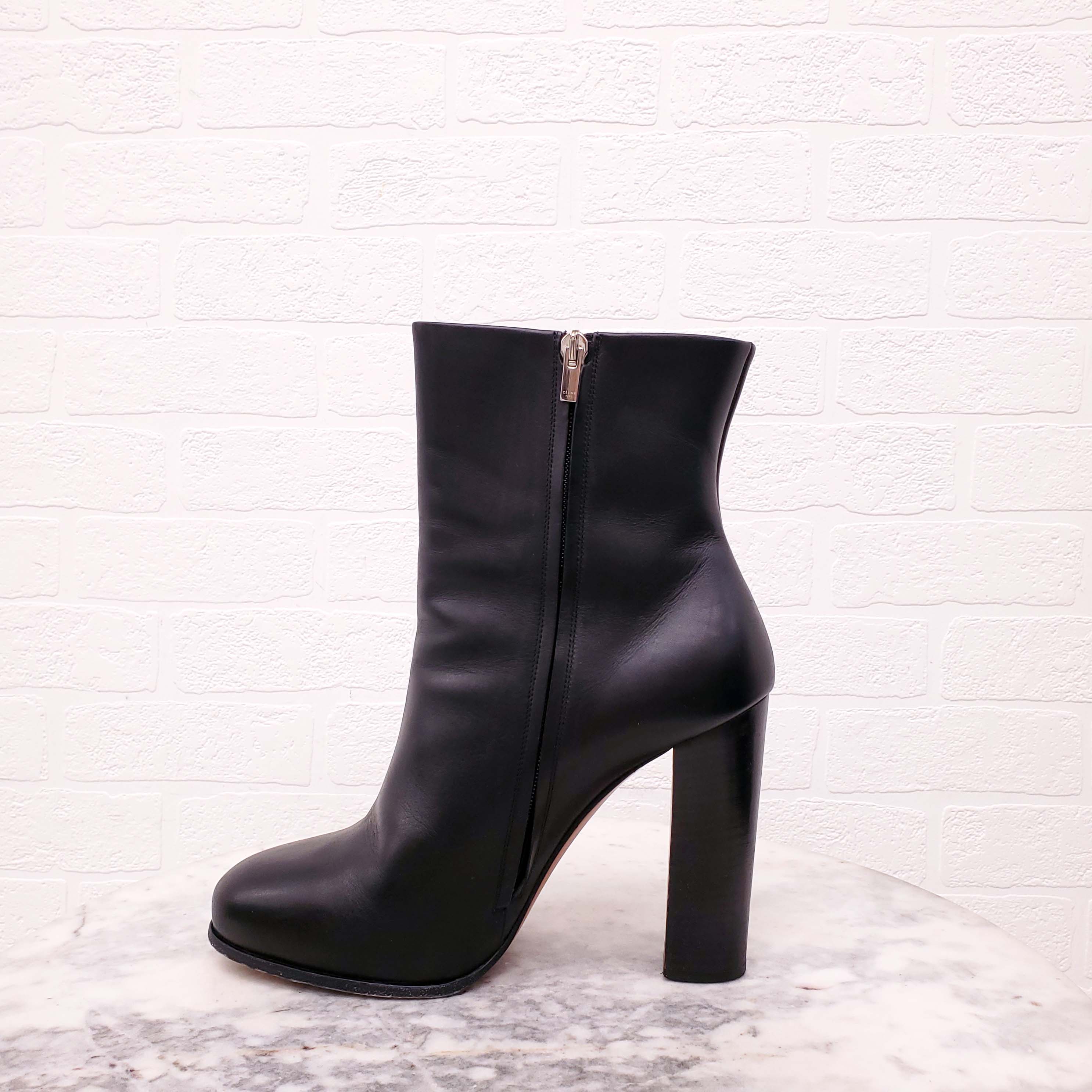 CELINE BLACK LEATHER BLOCK HEEL BOOTS - SIZE 40.5