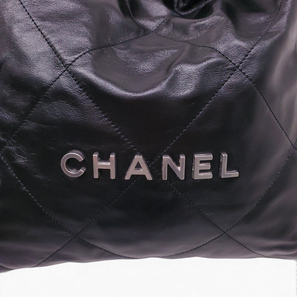 CHANEL 22 MEDIUM BLACK SHOULDER BAG