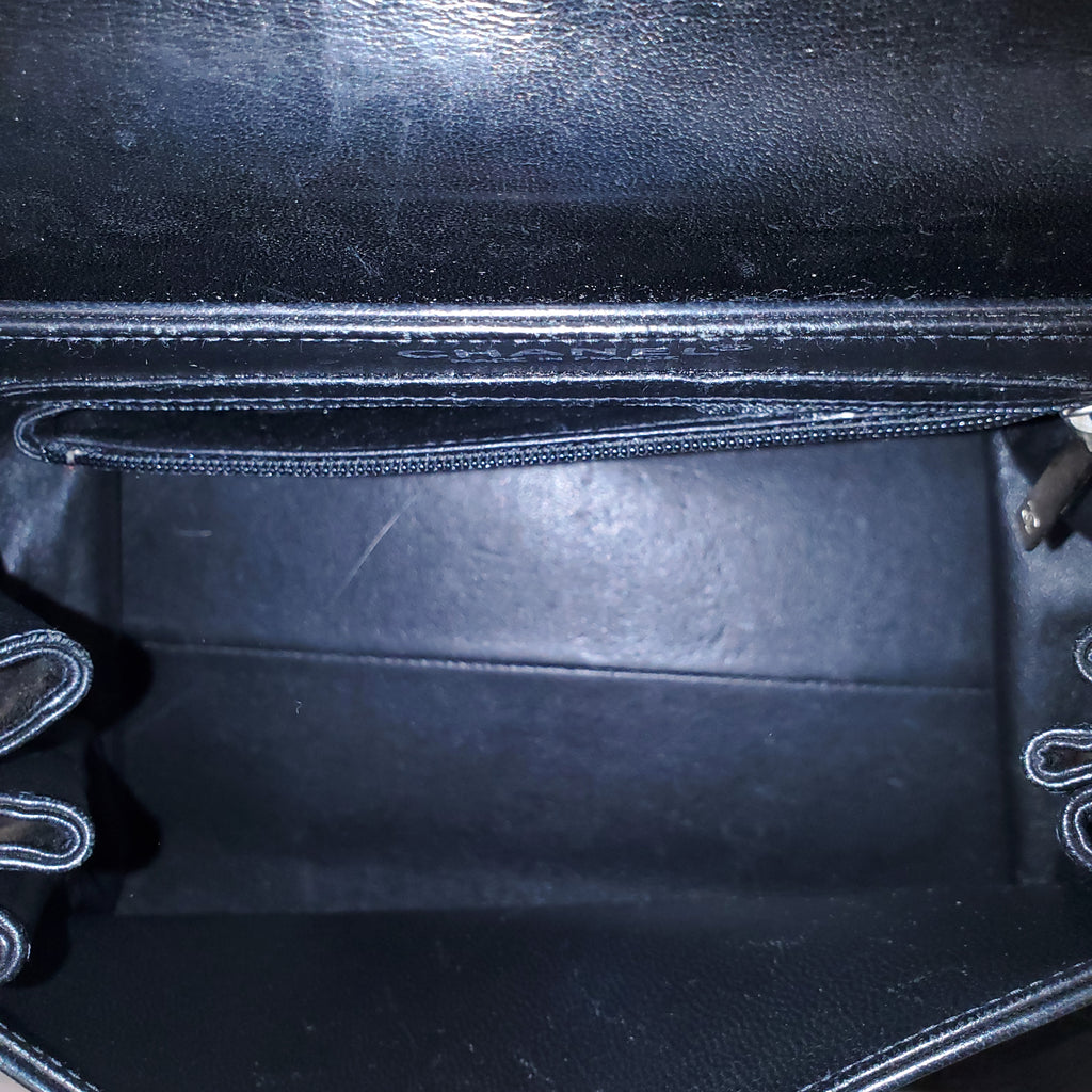 CHANEL BLACK AND CREAM PATENT LEATHER QUILTED SQUARE ACCORDION FLAP BAG