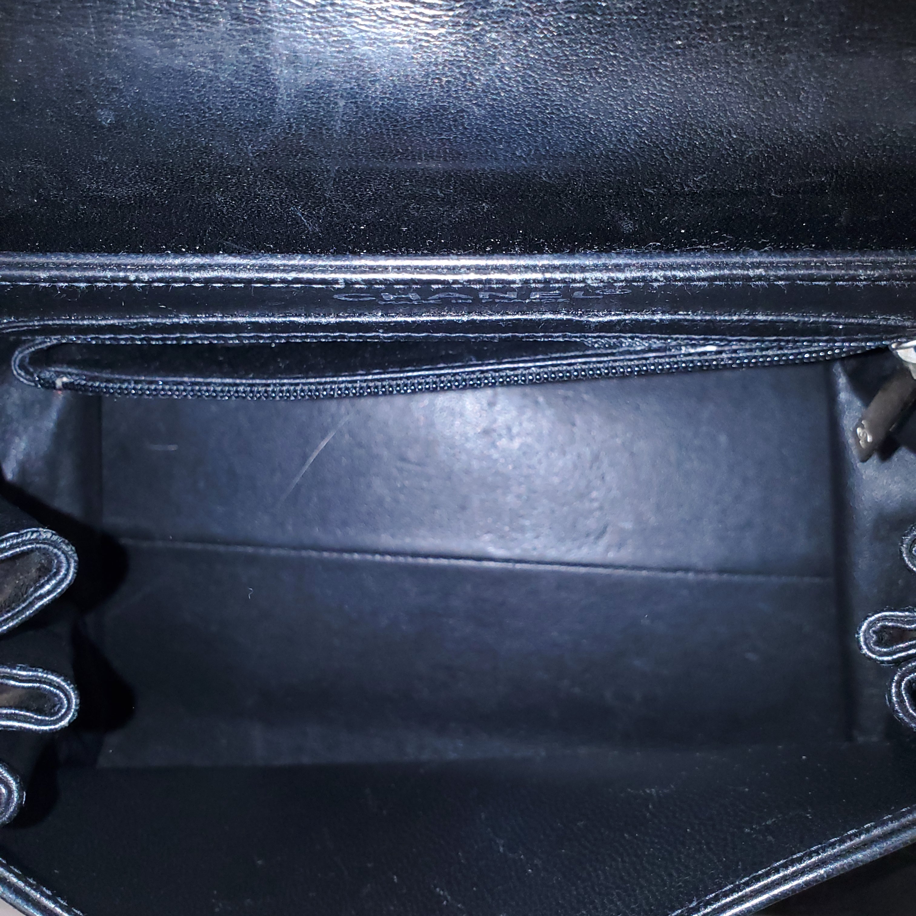 CHANEL BLACK AND CREAM PATENT LEATHER QUILTED SQUARE ACCORDION FLAP BAG