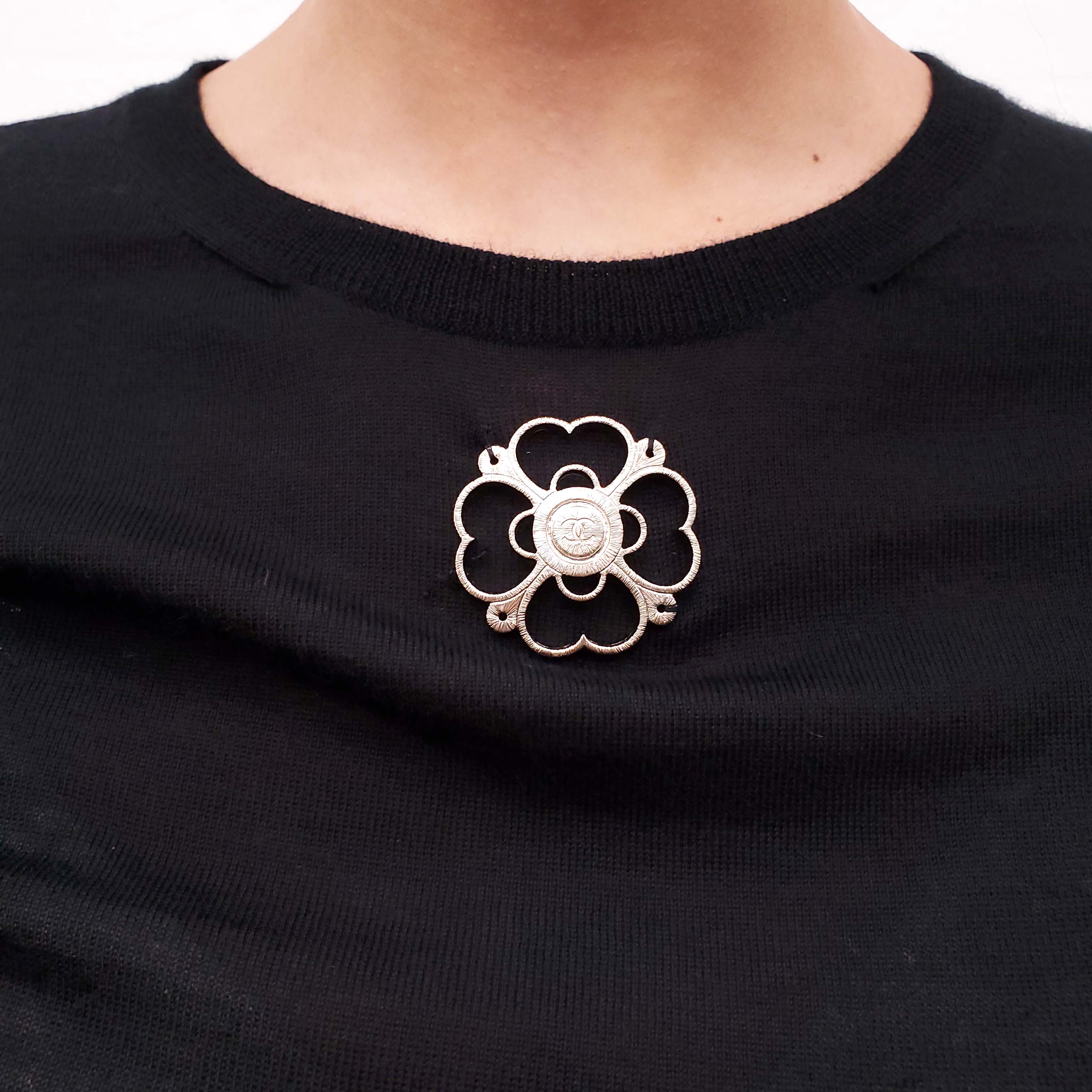 CHANEL BLACK CASHMERE SWEATER WITH CAMILLA - SIZE 34