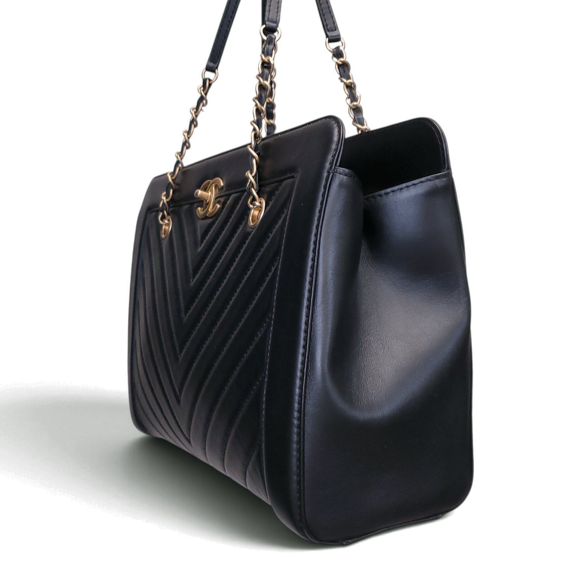 CHANEL BLACK CHEVRON TOTE