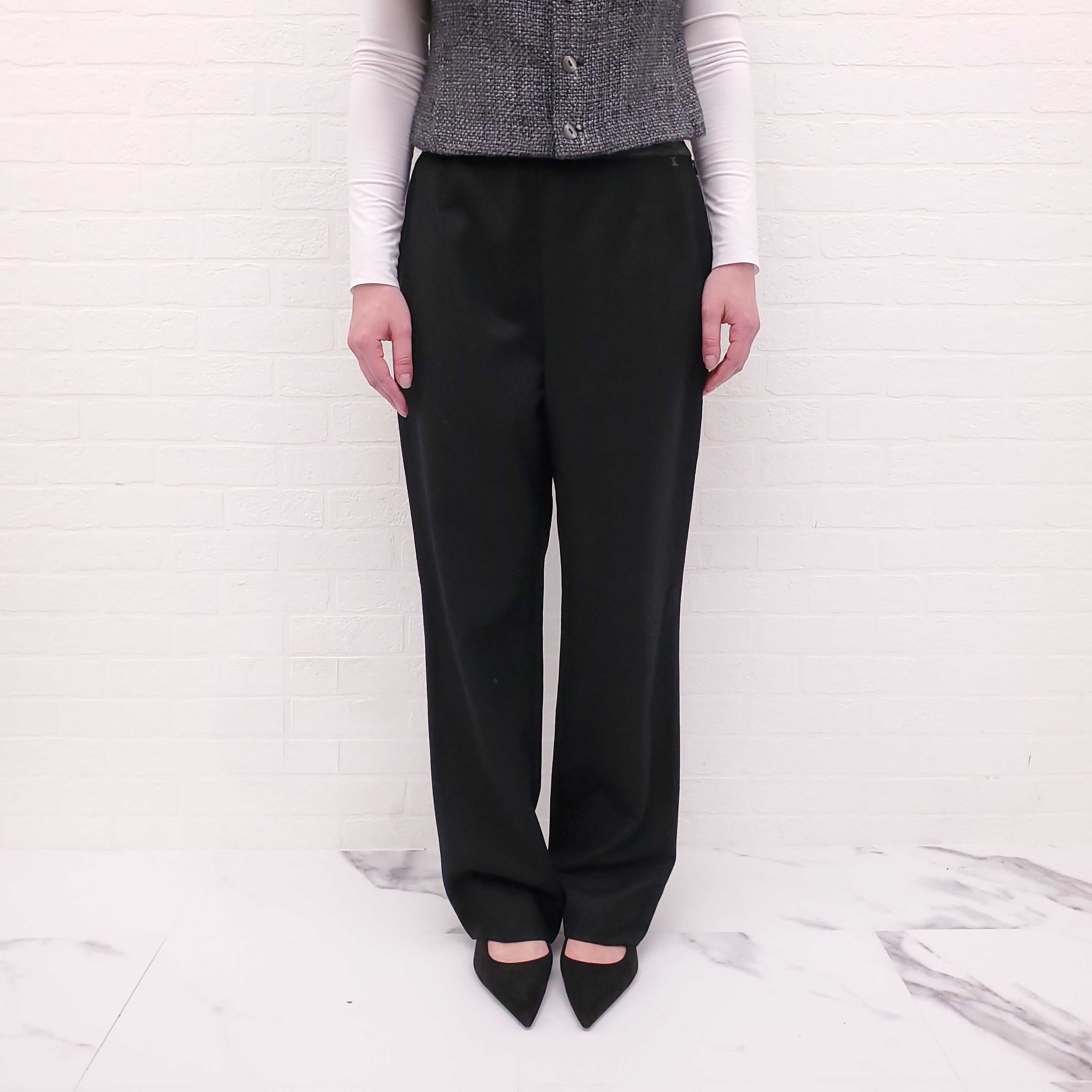 CHANEL BLACK FELT TROUSERS WITH LEATHER AND LOGO DETAIL - SIZE 42