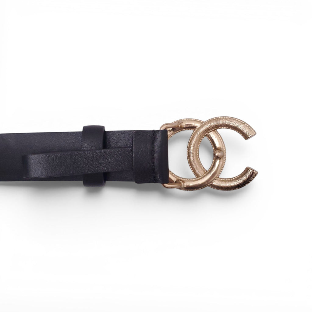 CHANEL BLACK LEATHER BELT WITH PEARL CC LOGO BUCKLE - SIZE 80