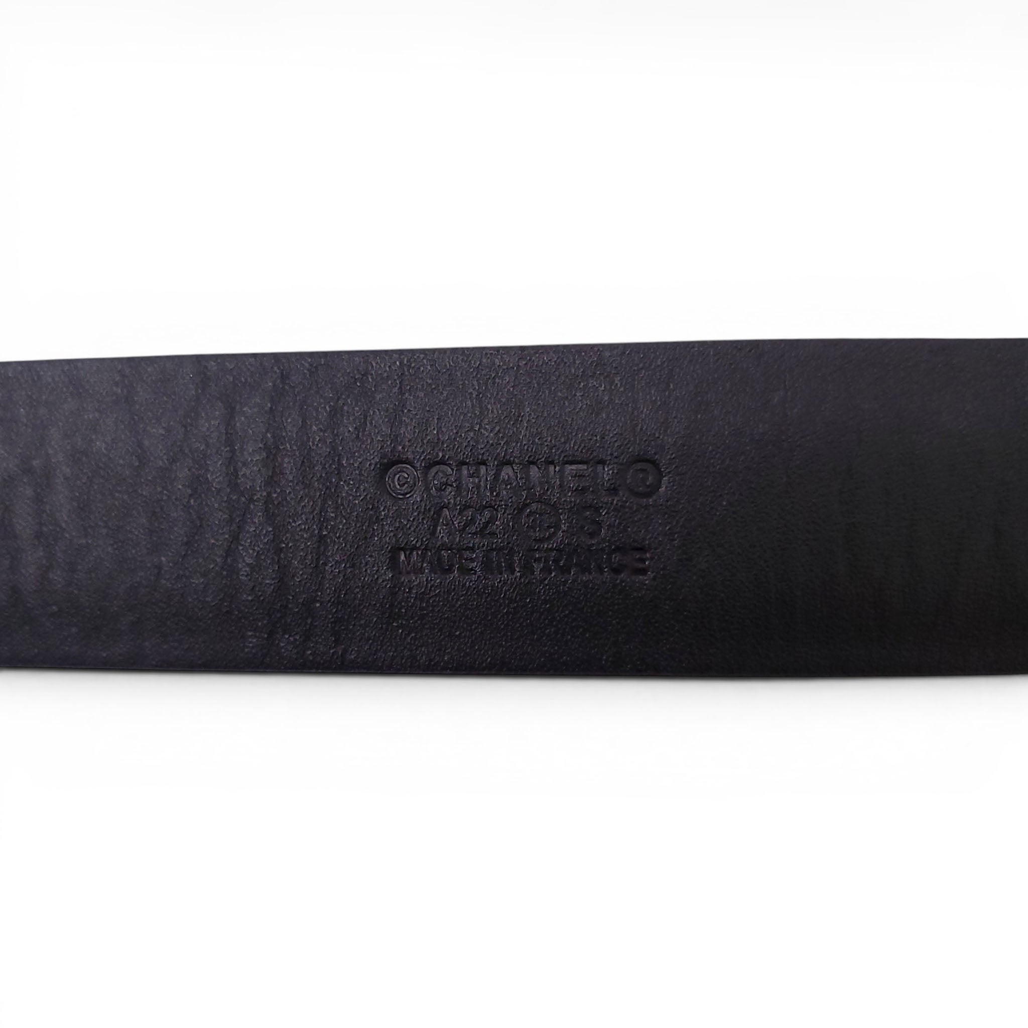 CHANEL BLACK LEATHER BELT WITH PEARL CC LOGO BUCKLE - SIZE 80