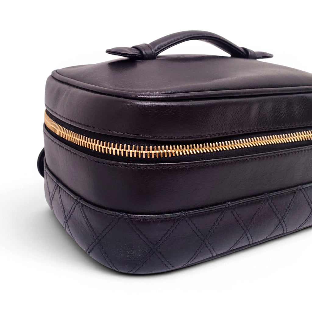 CHANEL BLACK LEATHER VANITY BAG