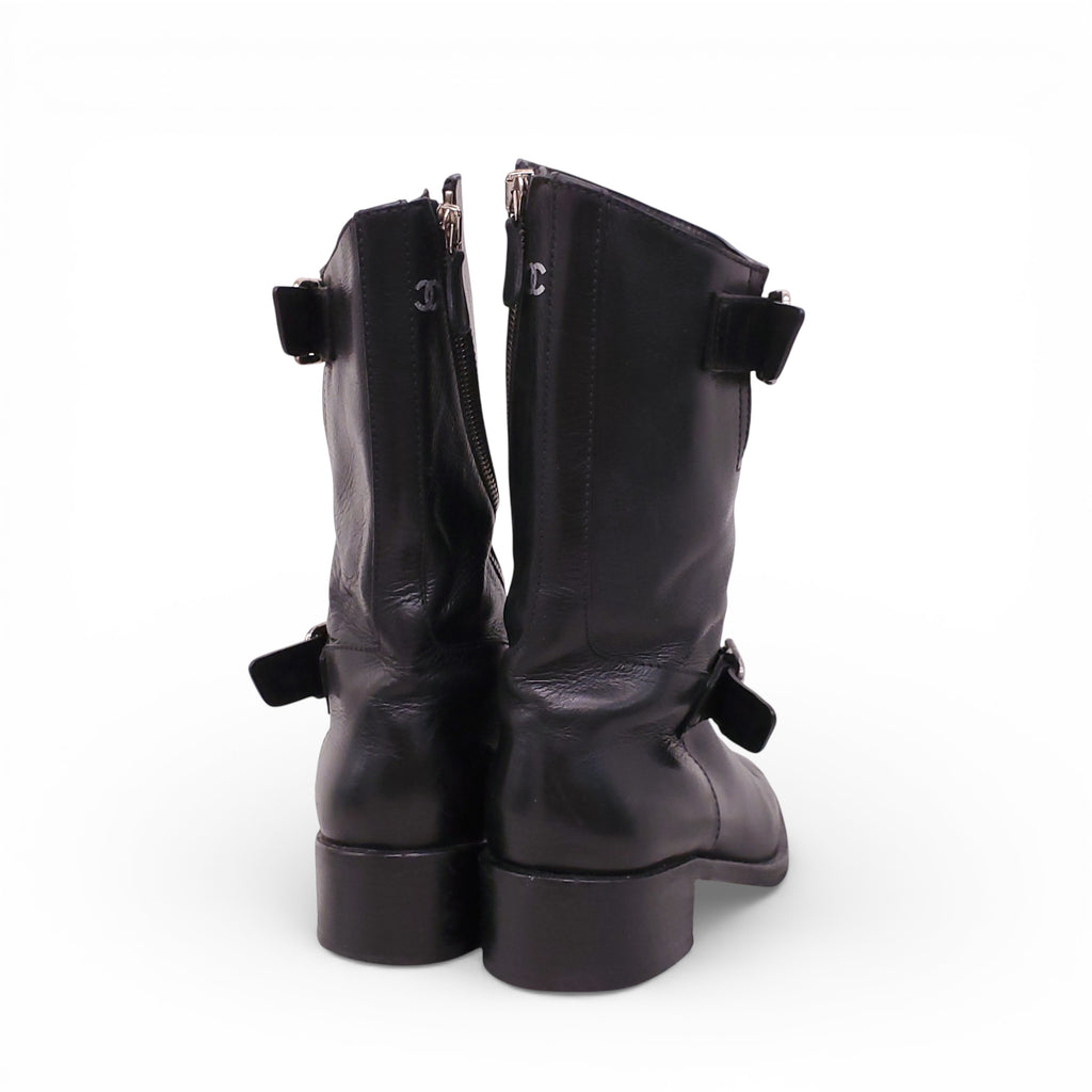 CHANEL BLACK MOTO BOOTS WITH SIDE ZIPPER AND LOGO - SIZE 38