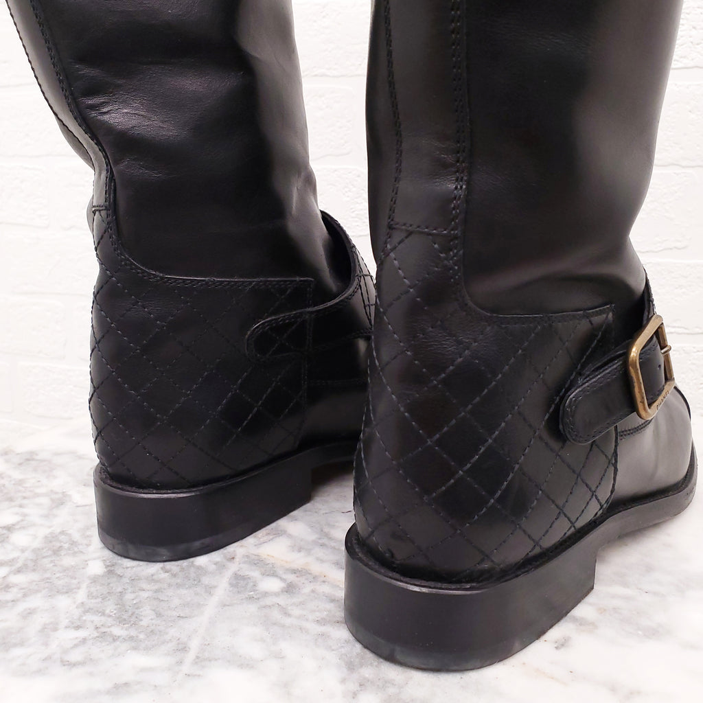 CHANEL BLACK QUILTED RIDING BOOTS WITH BUCKLES - SIZE 39.5