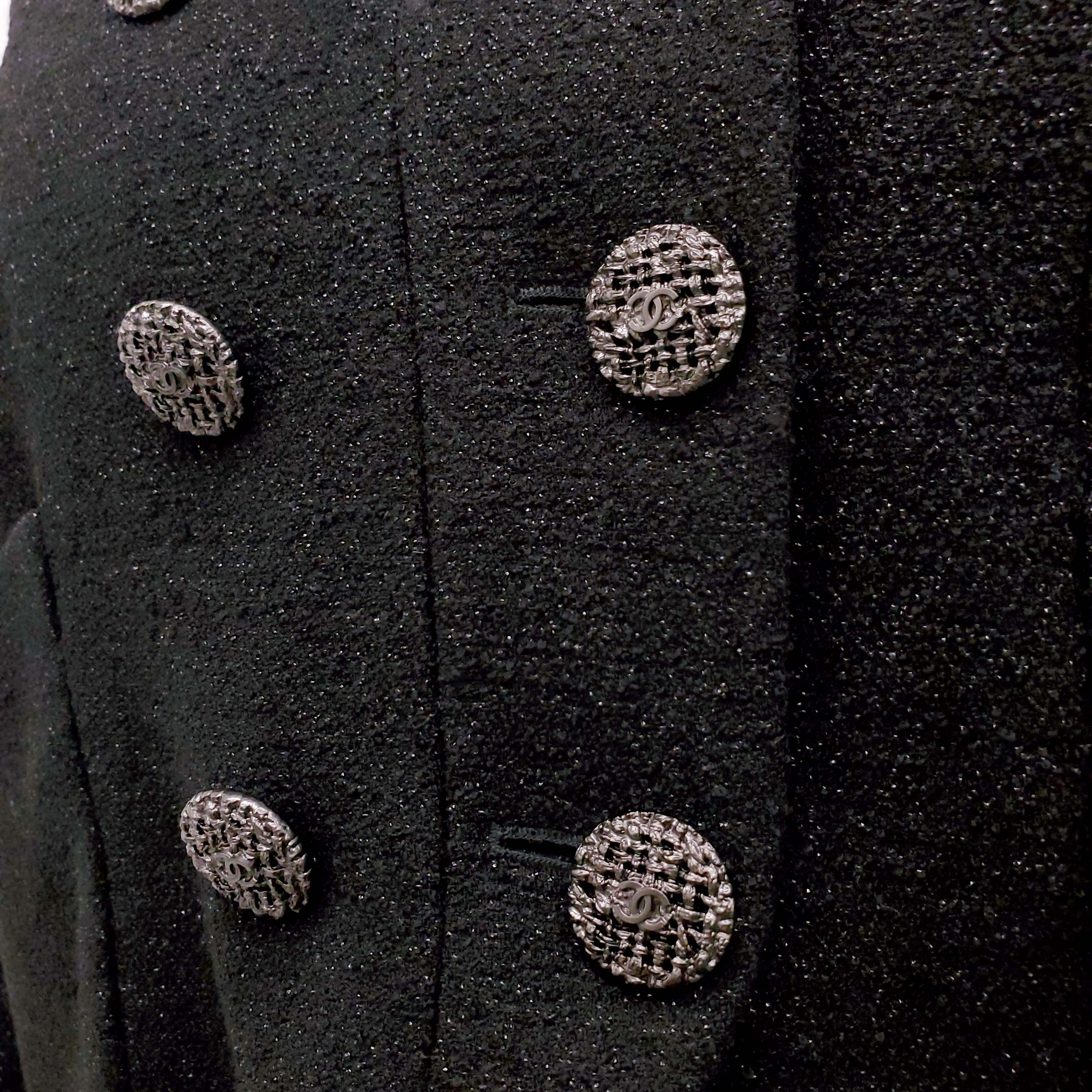 CHANEL BLACK SHIMMER HIGH-LOW JACKET WITH TWEED EFFECT LOGO BUTTONS - SIZE 38