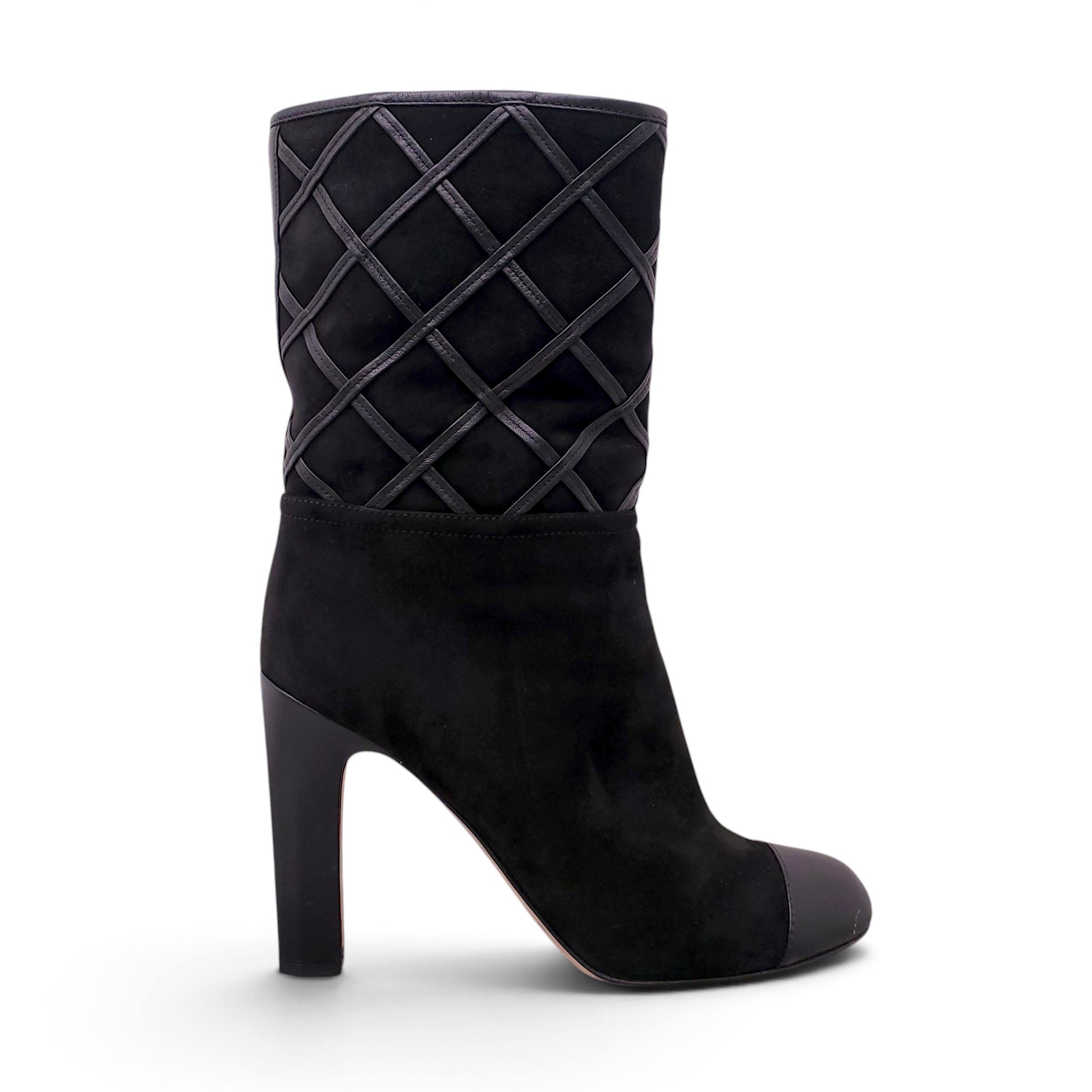 CHANEL BLACK SUEDE QUILTED CC DETAILED HEELED BOOTIES - SIZE 39