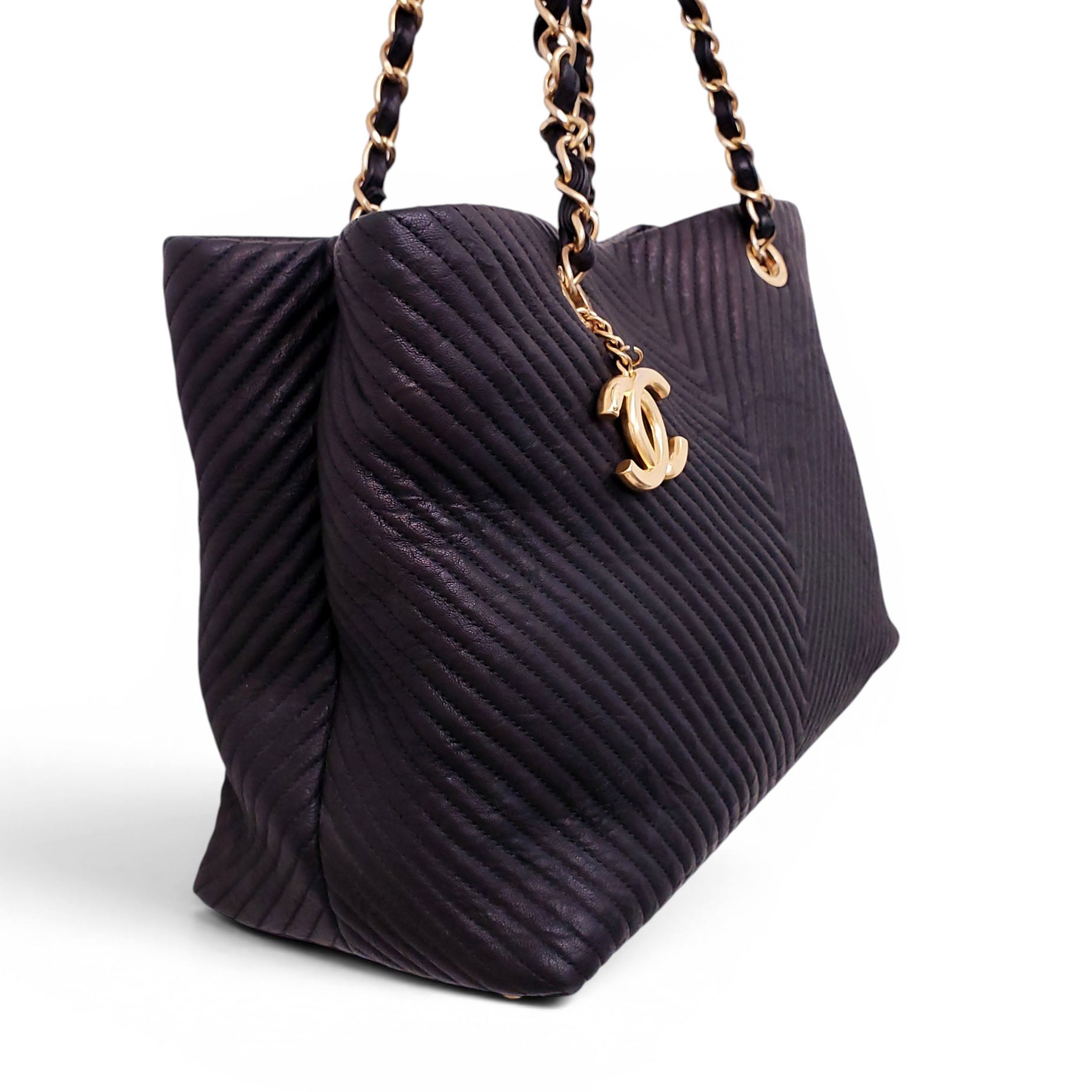 CHANEL BLACK SURPIQUE CHEVRON TOTE