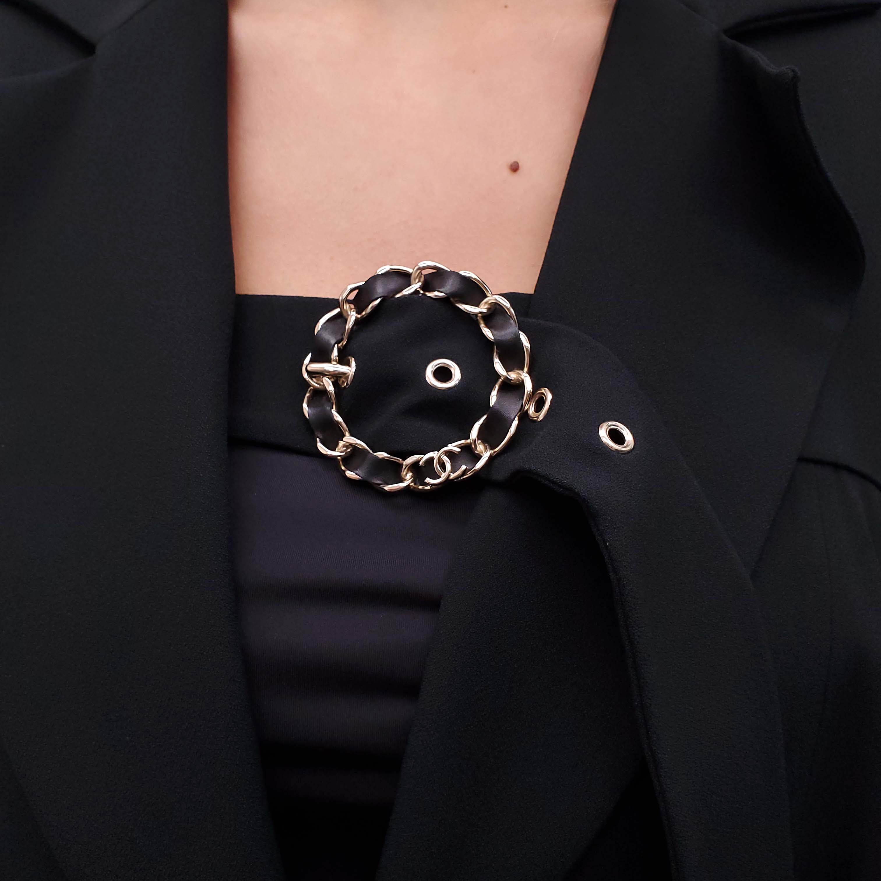 CHANEL BLACK TRENCH COAT WITH GOLD CHAIN DETAIL - SIZE 38