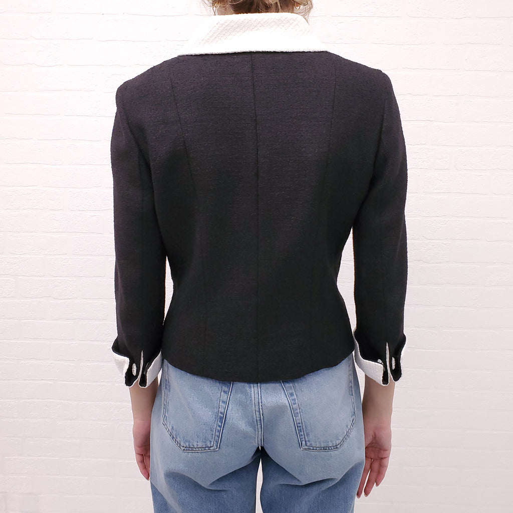 CHANEL BLACK TWEED JACKET WITH CREAM COLLAR - SIZE 38
