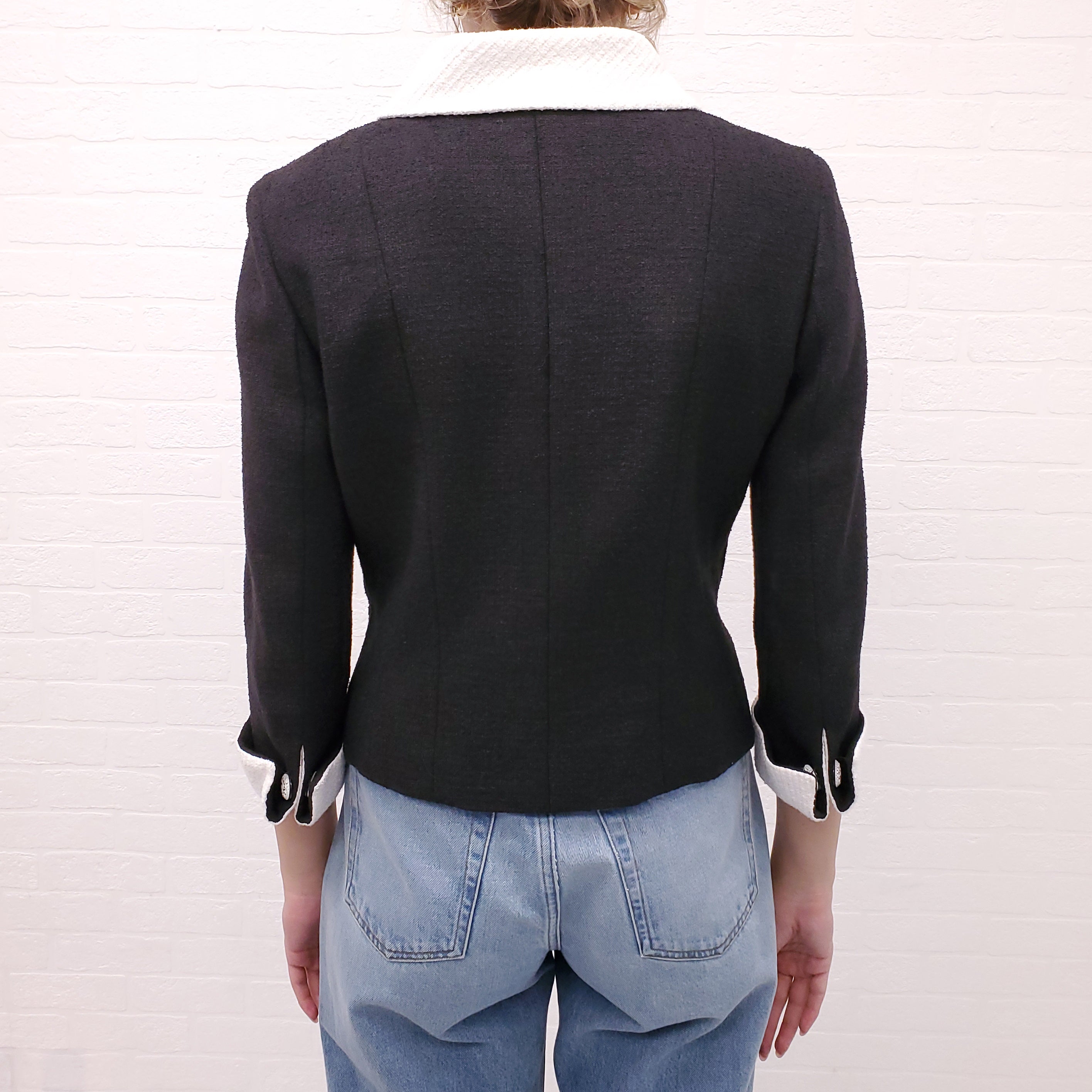CHANEL BLACK TWEED JACKET WITH CREAM COLLAR - SIZE 38