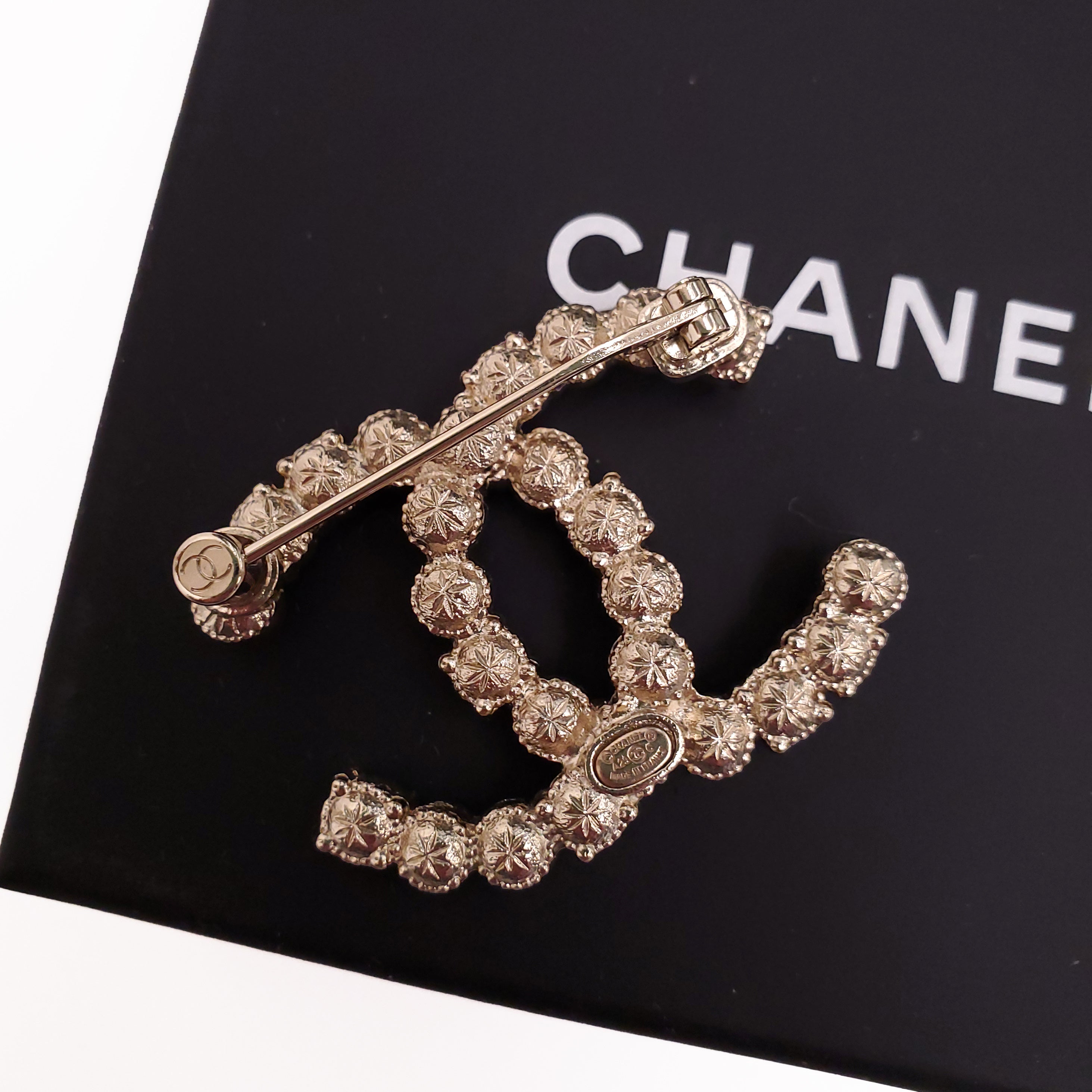 CHANEL CC PEARL AND PINK CRYSTAL BROOCH