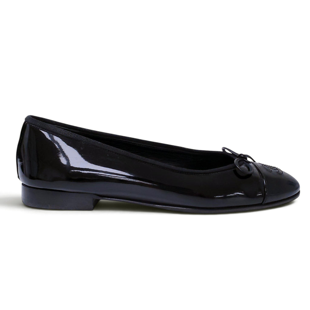 CHANEL CLASSIC BALLET FLATS - SIZE 38.5