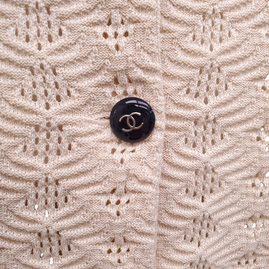 CHANEL CREAM AND NAVY 2-PIECE KNIT SKIRT SET - SIZE 36