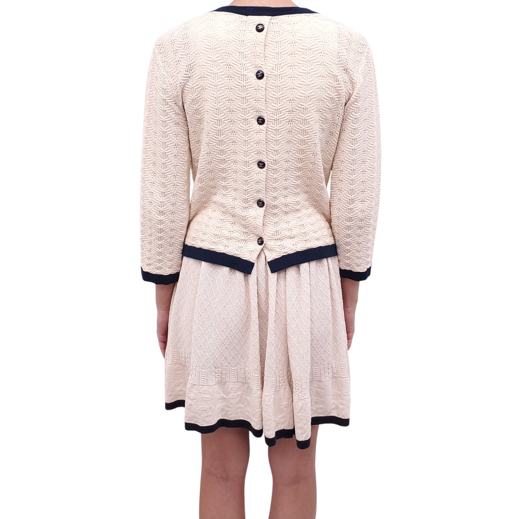 CHANEL CREAM AND NAVY 2-PIECE KNIT SKIRT SET - SIZE 36