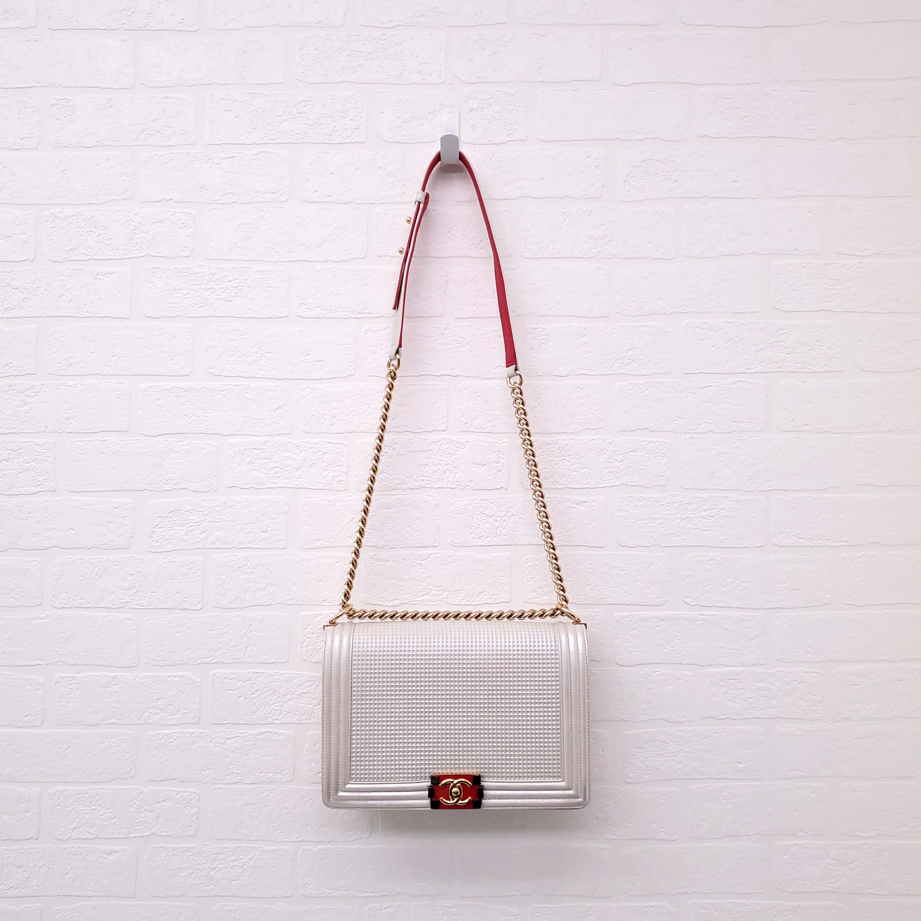 CHANEL CREAM AND RED CUBE BOY JUMBO FLAP BAG