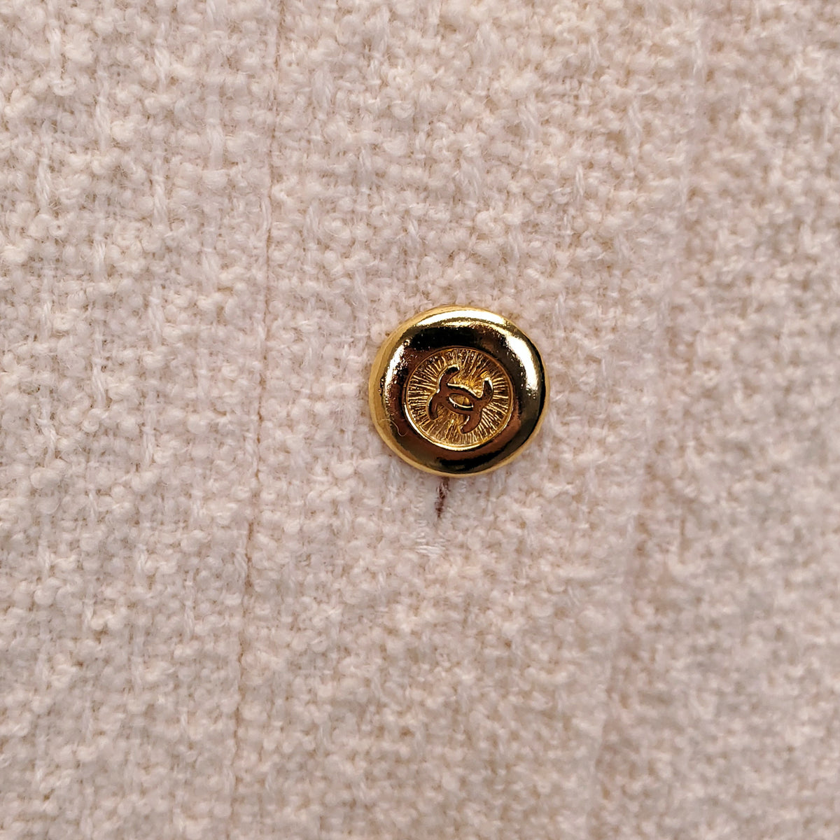 CHANEL CREAM VINTAGE JACKET - SIZE 40