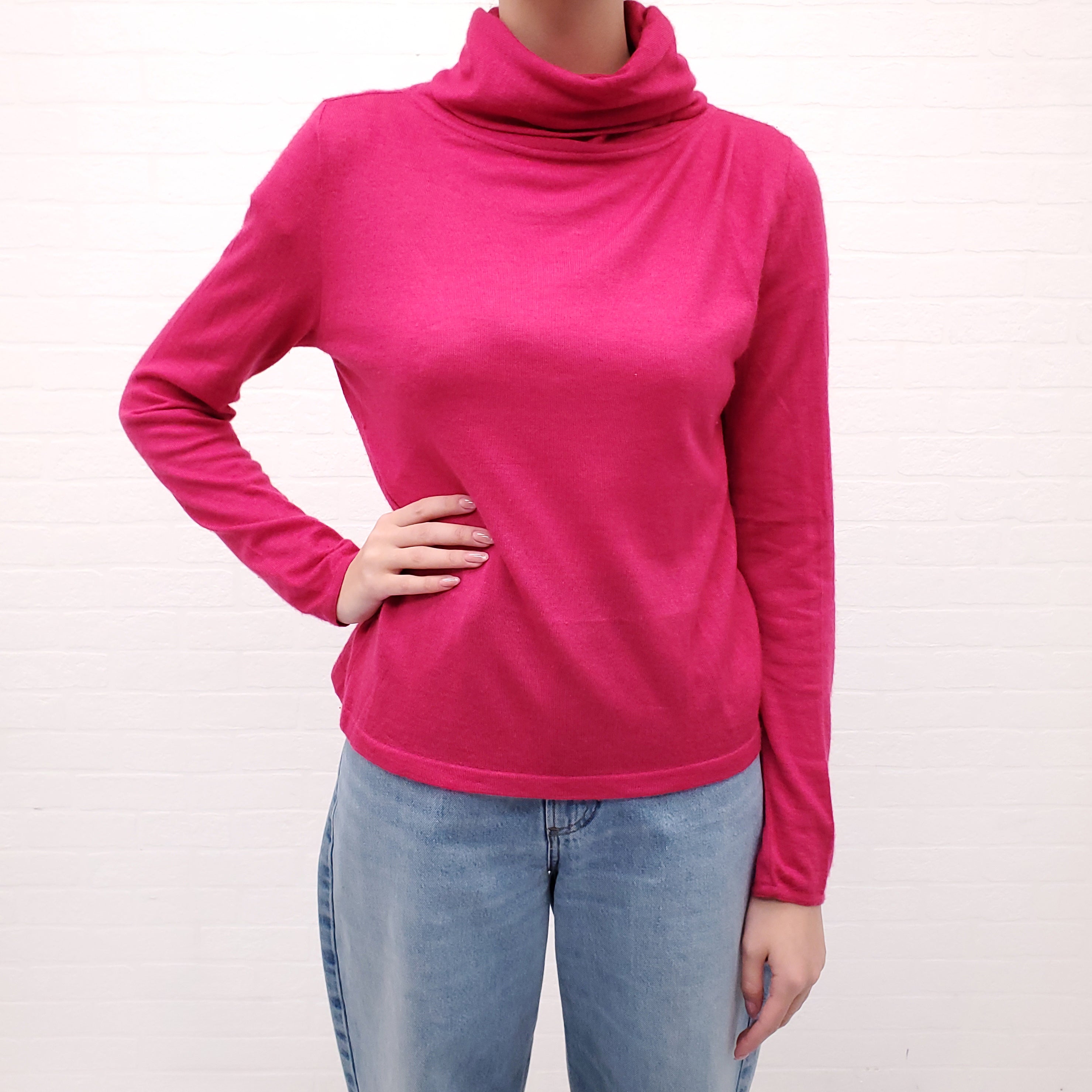 CHANEL IDENTIFICATION FUSCHIA CASHMERE AND SILK TURTLENECK SWEATER WITH LOGO - SIZE 44