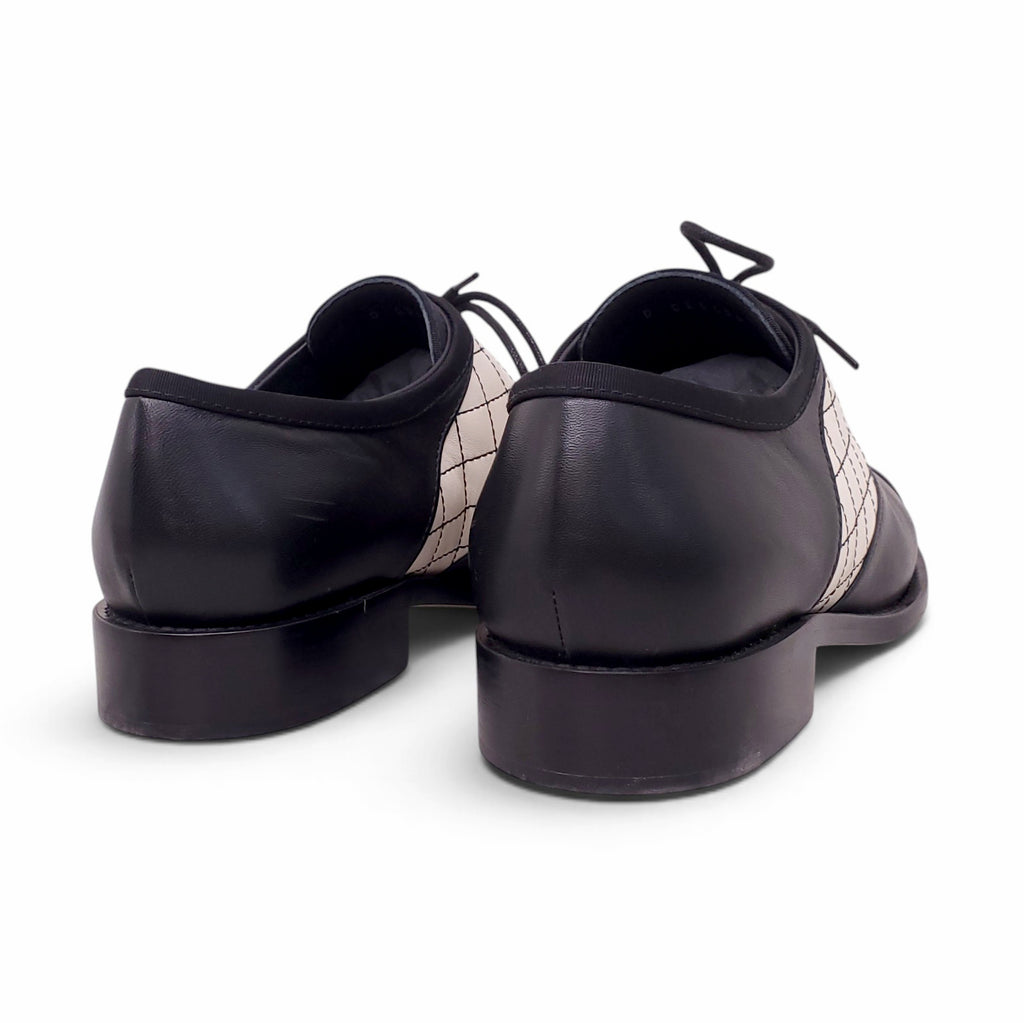 CHANEL MATELASSE CREAM AND BLACK LEATHER SHOES - SIZE 39C