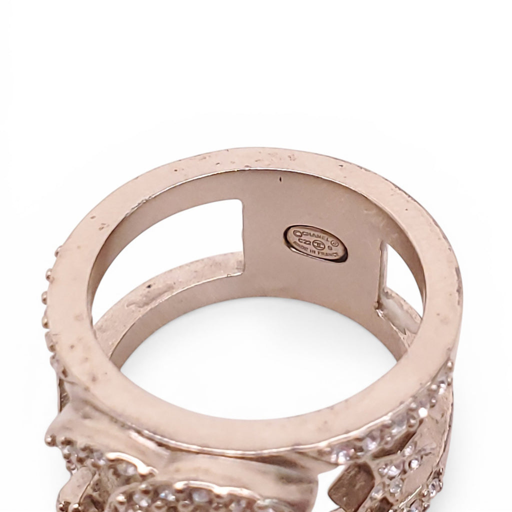 CHANEL METAL AND CRYSTAL CC LOGO STAR RING - SIZE 7.5