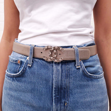 CHANEL METALLIC ELECTRUM CHAIN LOGO BELT - SIZE 80 – Rewind Couture