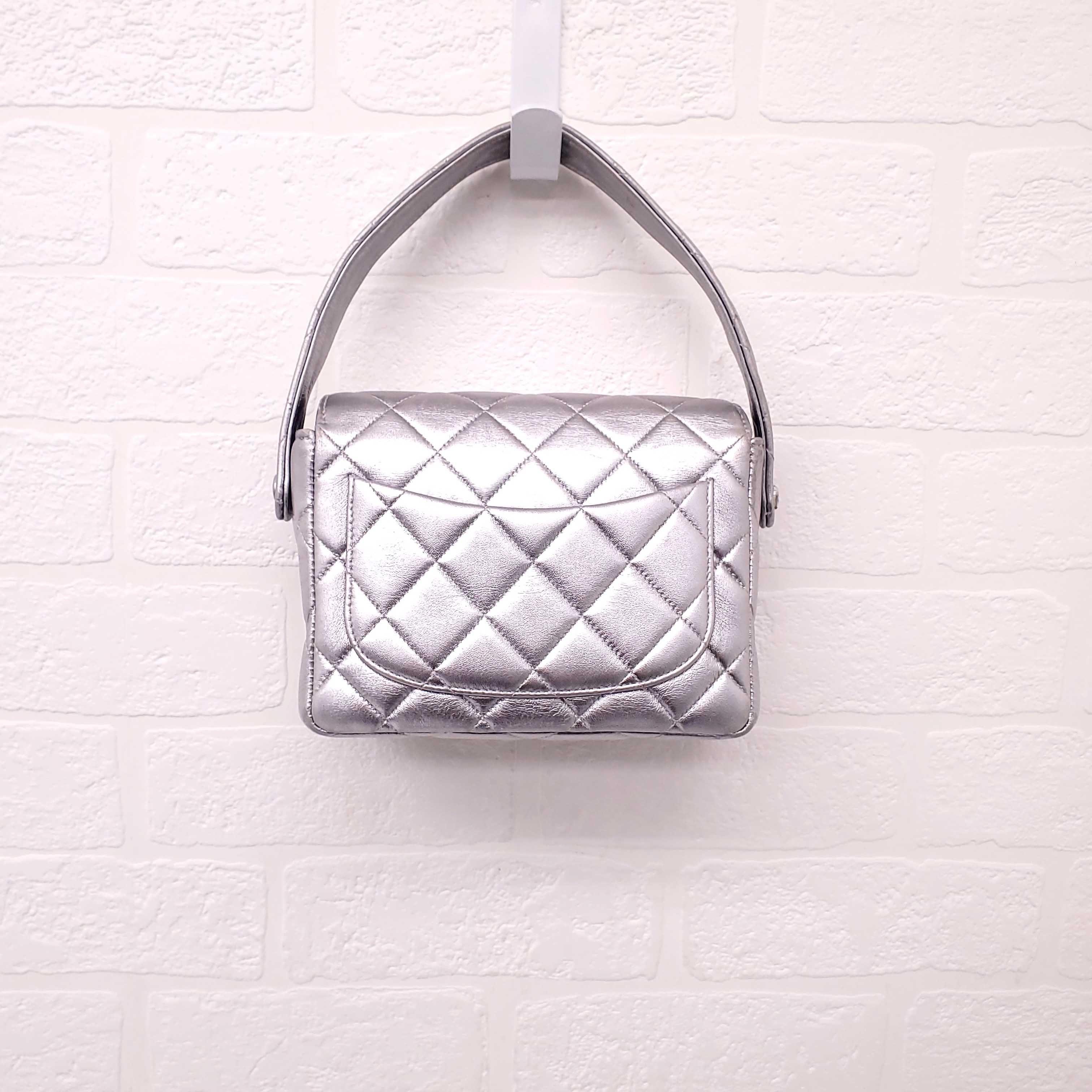 CHANEL MINI CLASSIC FLAP BAG