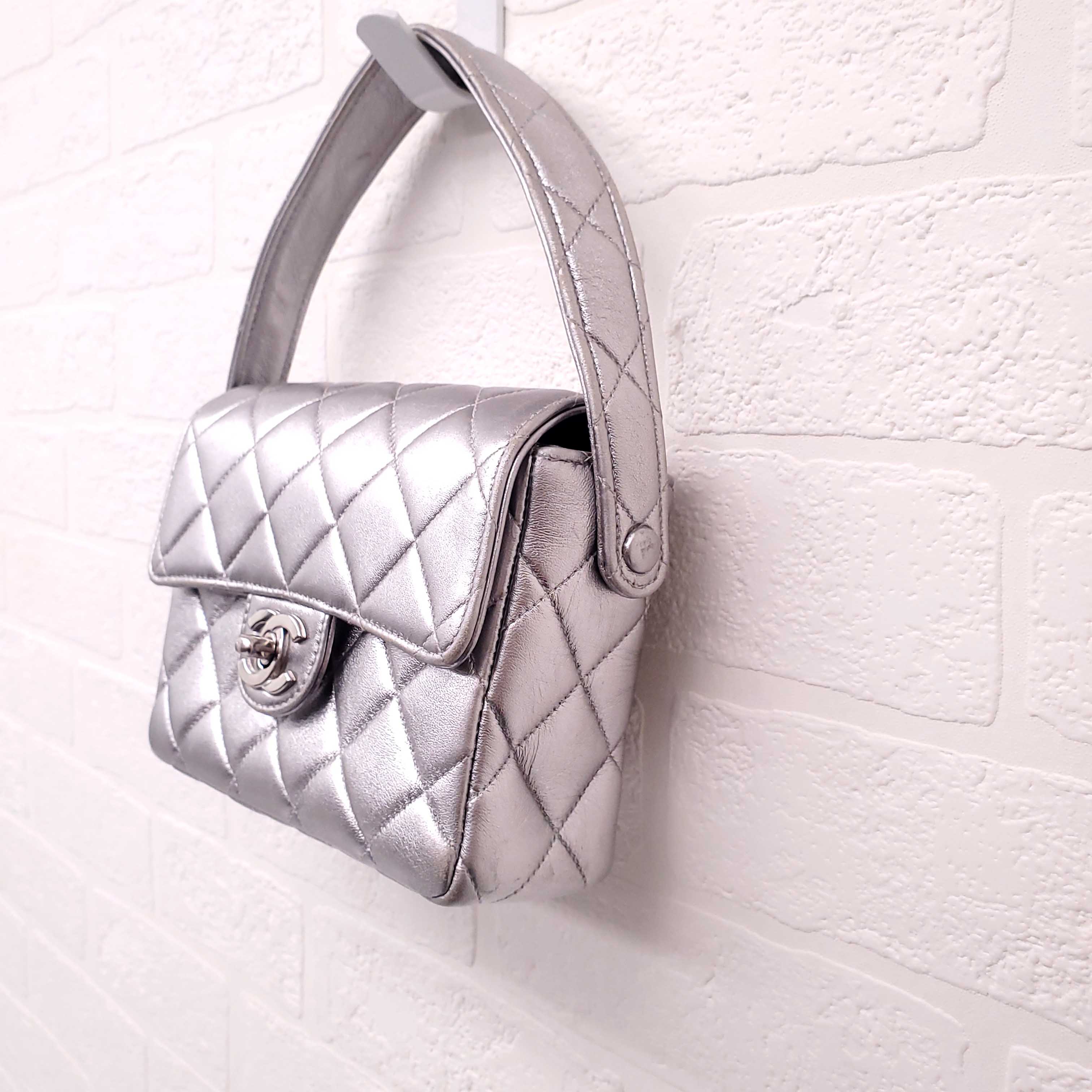 CHANEL MINI CLASSIC FLAP BAG