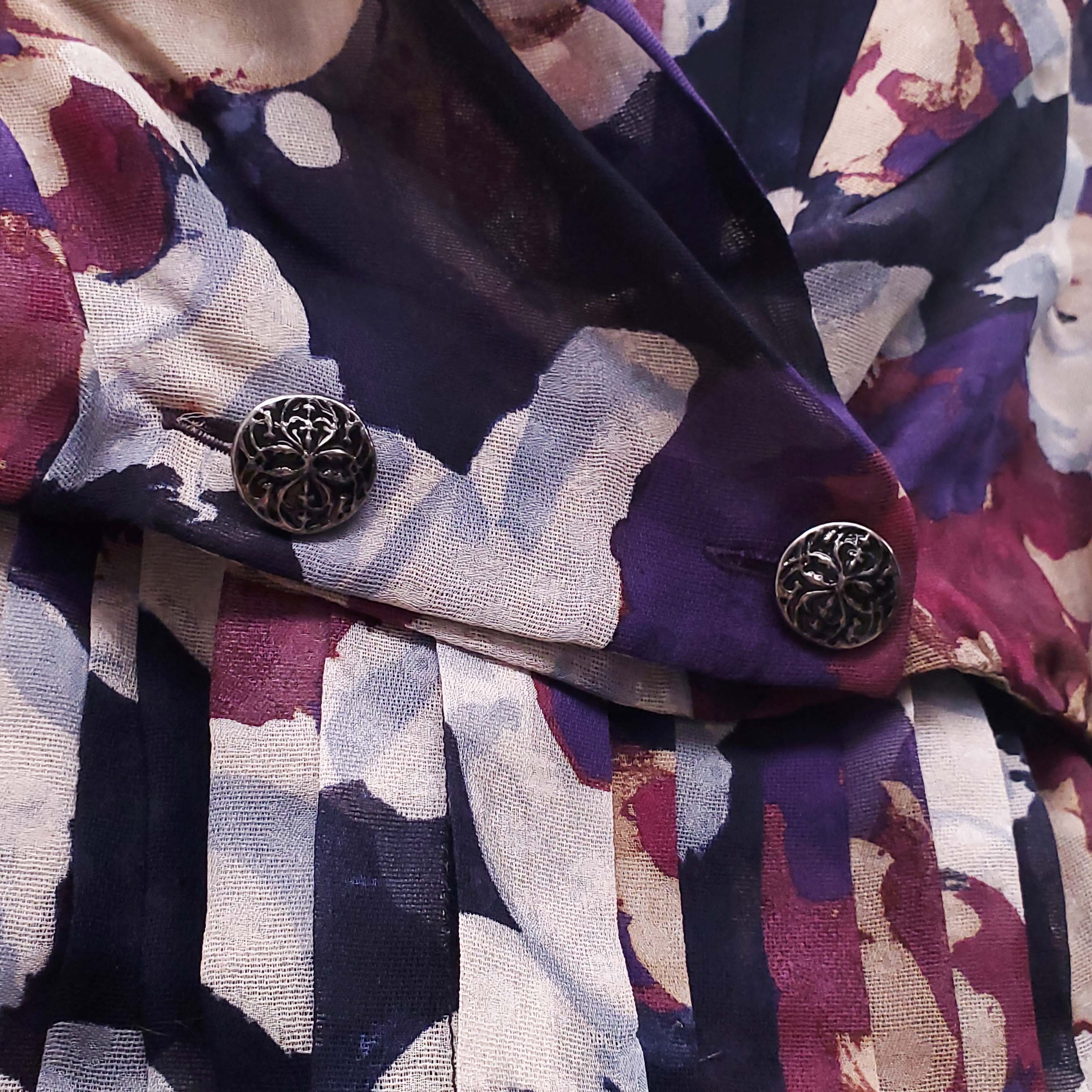 CHANEL NAVY FLORAL LOGO SILK TANK TOP WITH MATCHING CROPPED JACKET - SIZE 44 TOP/42 JACKET