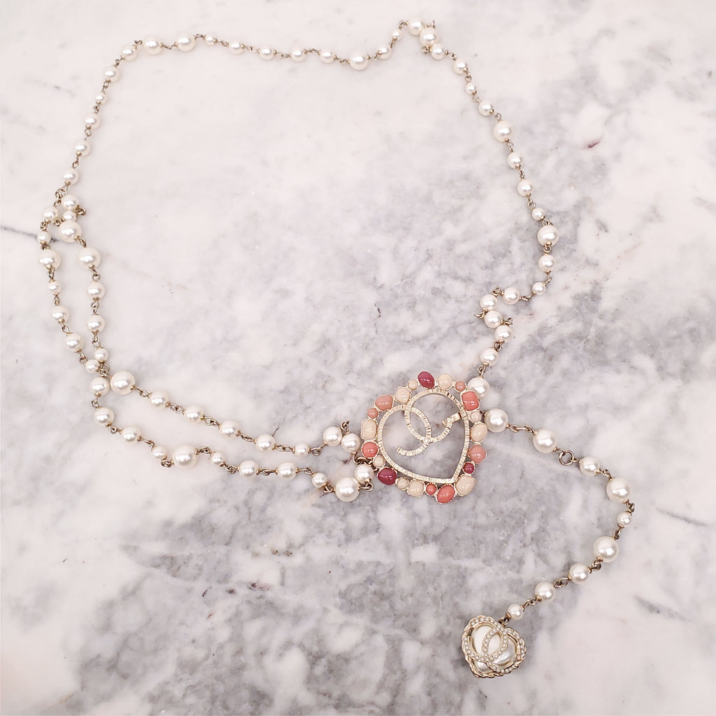 CHANEL PEARL AND HEART LOGO BELT