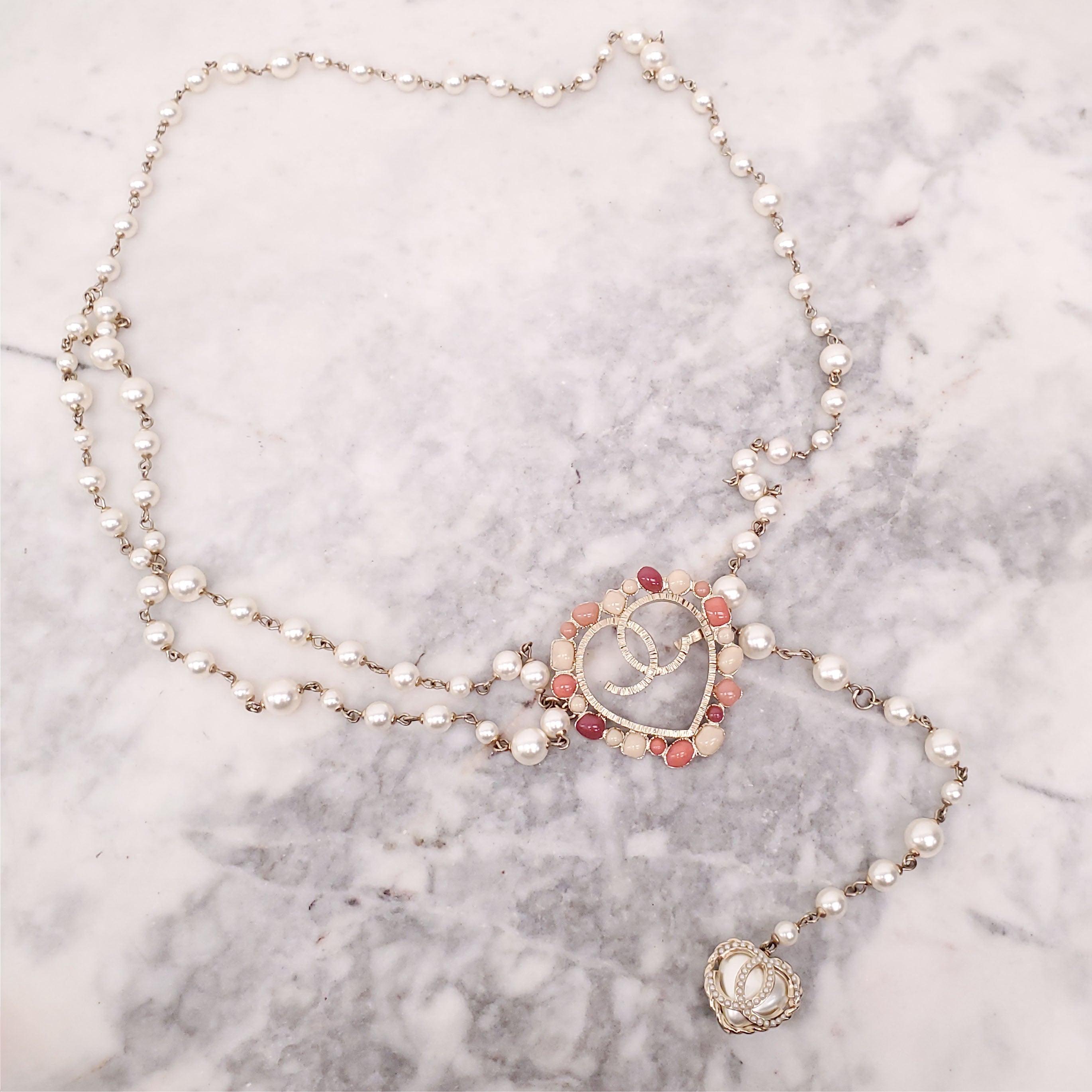 CHANEL PEARL AND HEART LOGO BELT