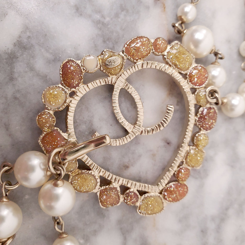 CHANEL PEARL AND HEART LOGO BELT