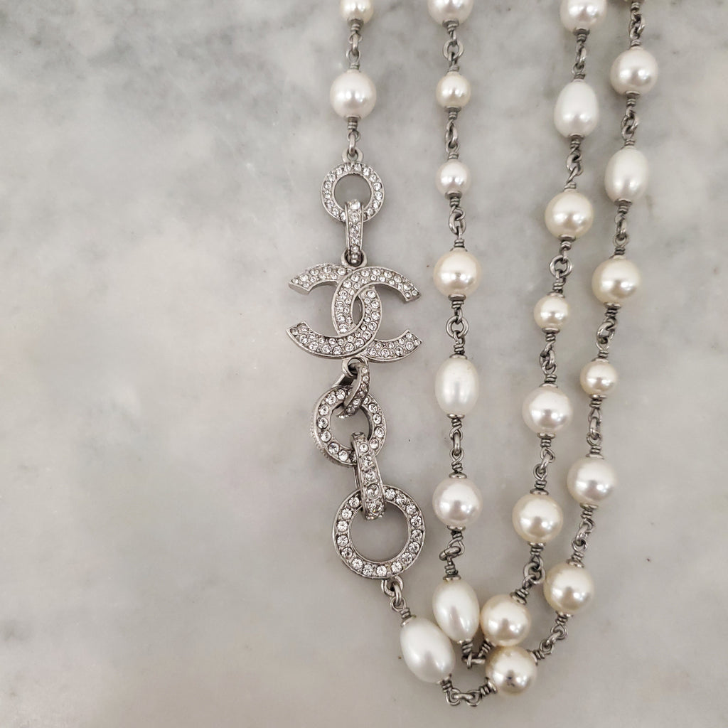 CHANEL PEARL AND SILVER CRYSTAL CHAIN LOGO NECKLACE