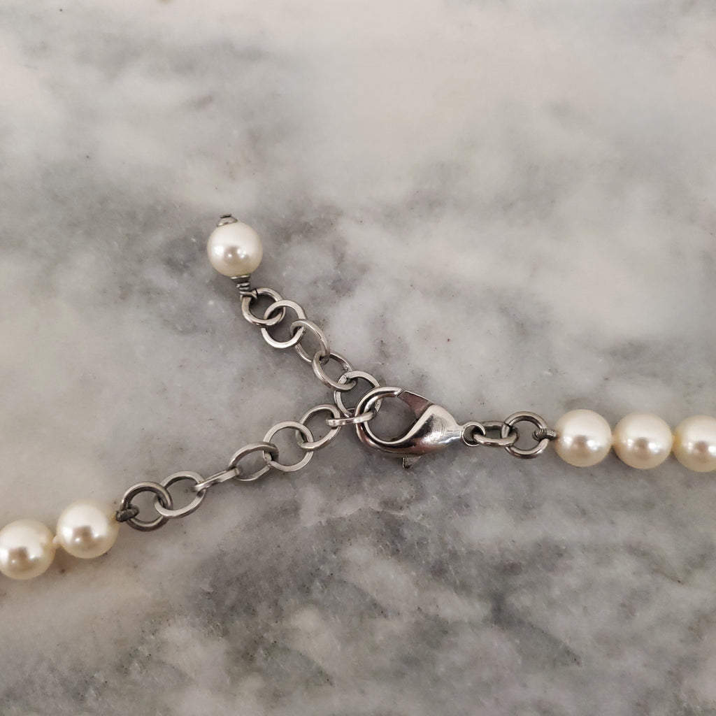CHANEL PEARL AND SQUARE CRYSTAL 'CHANEL' NECKLACE