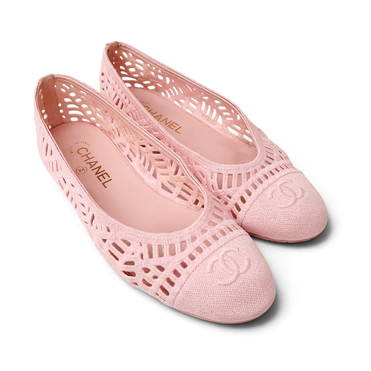 CHANEL 2026 INTERLOCKING CC LOGO BALLET FLATS - SIZE 40