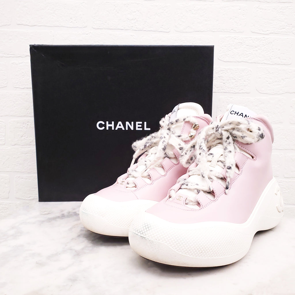 CHANEL PINK LEATHER LOGO BOOTS - SIZE 38.5