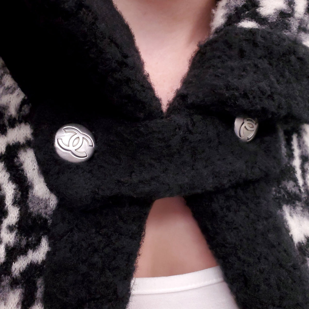 CHANEL RARE CAMILLA CC WOOL FLUFFY BOUCLE JACKET - SIZE 34