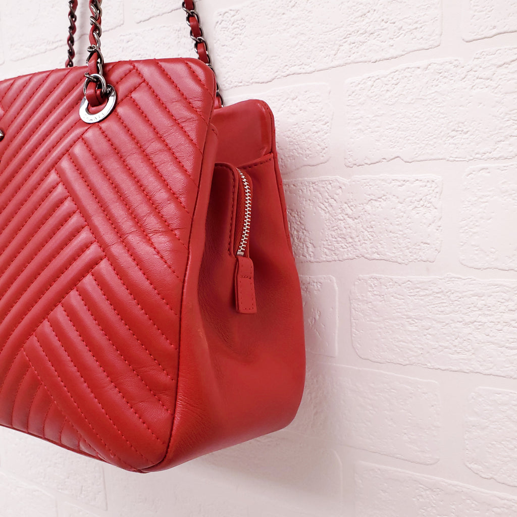 CHANEL RED LEATHER CROSSING LARGE SHOPPING TOTE