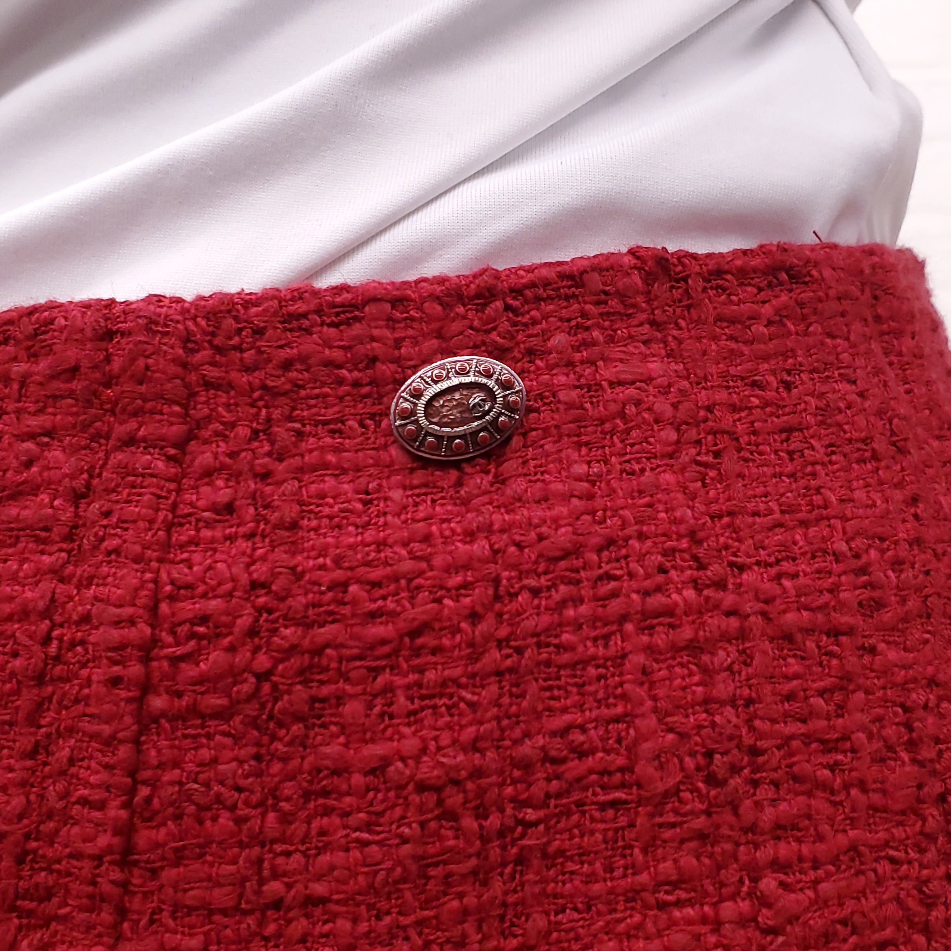 CHANEL RED TWEED SUIT WITH CRYSTAL BUTTONS - SIZE 42