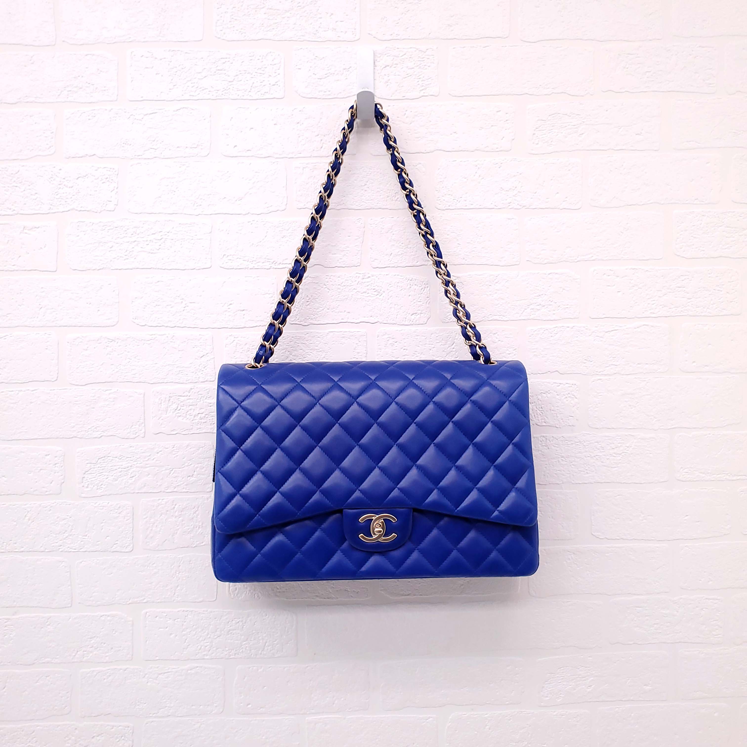 CHANEL ROYAL BLUE JUMBO QUILTED LAMBSKIN DOUBLE FLAP BAG