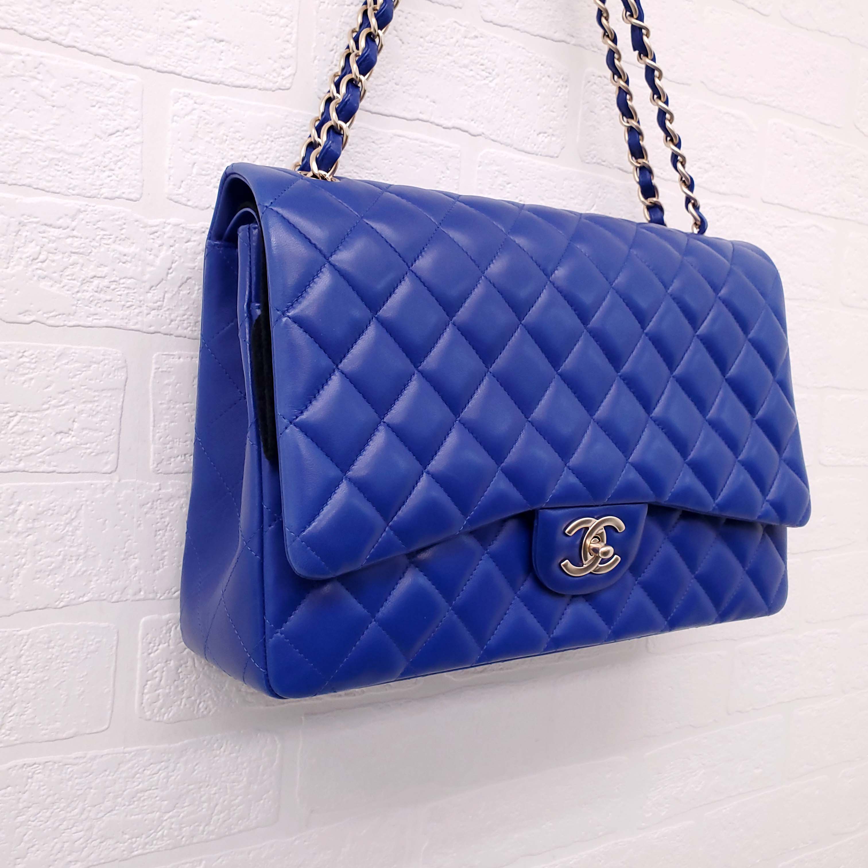 CHANEL ROYAL BLUE JUMBO QUILTED LAMBSKIN DOUBLE FLAP BAG