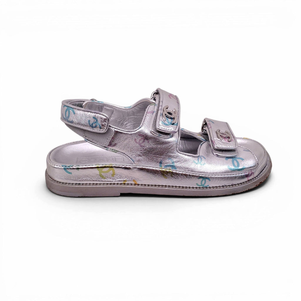 CHANEL SILVER METALLIC DAD SANDALS WITH MULTICOLOURED LOGO DETAILS - SIZE 37.5C