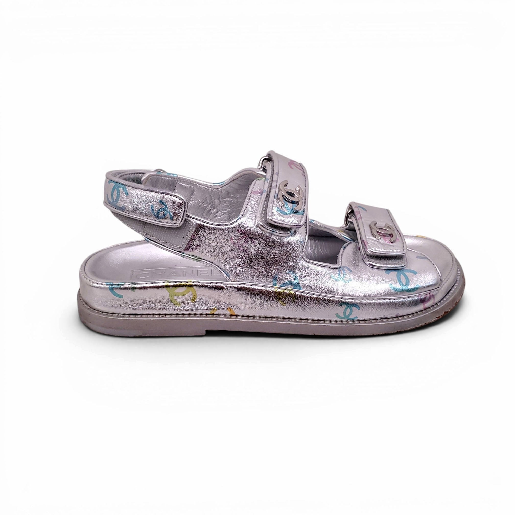 CHANEL SILVER METALLIC DAD SANDALS WITH MULTICOLOURED LOGO DETAILS - SIZE 37.5C