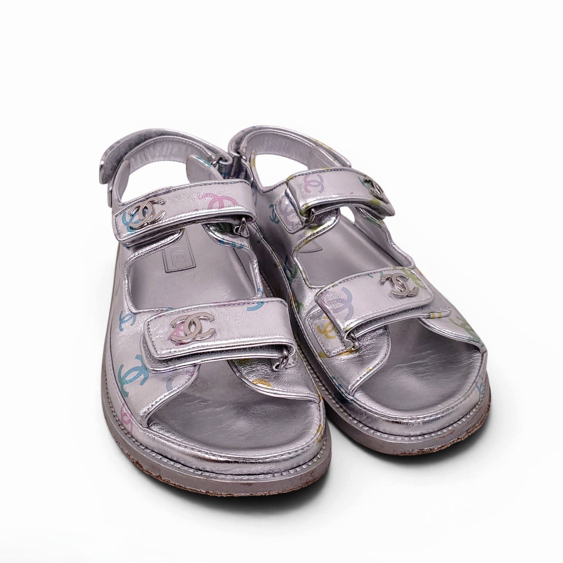 CHANEL SILVER METALLIC DAD SANDALS WITH MULTICOLOURED LOGO DETAILS - SIZE 37.5C