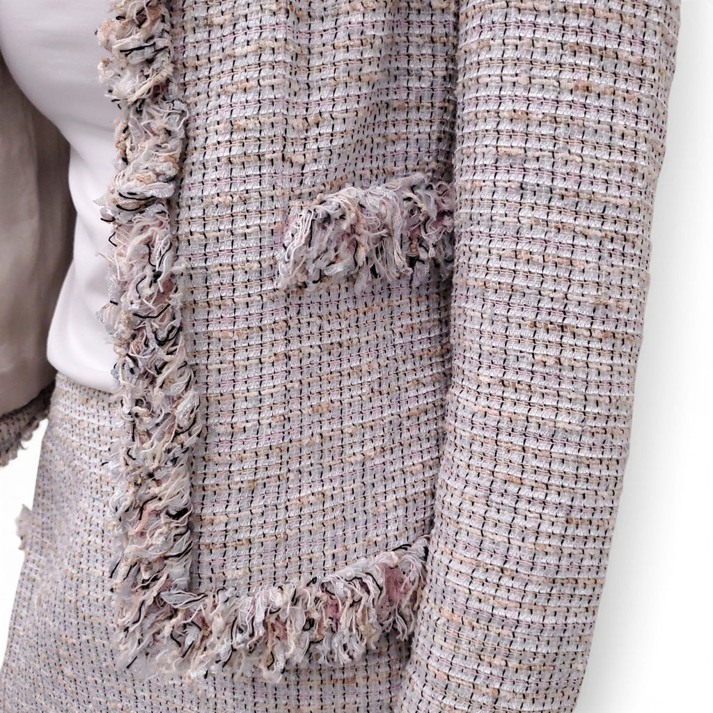 CHANEL S/S 2004 BABY BLUE AND PINK TWEED SUIT WITH FRINGE DETAIL AND PEARL BUTTONS - SIZE 38/40