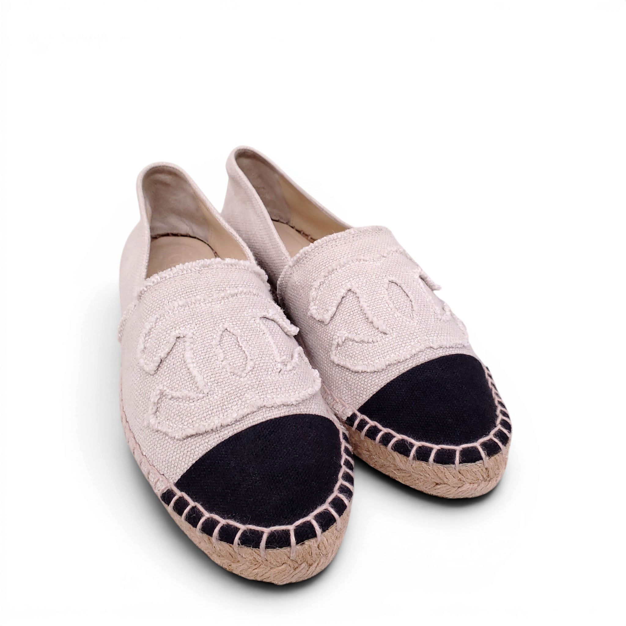 CHANEL TAUPE AND BLACK FABRIC LOGO ESPADRILLES - SIZE 37
