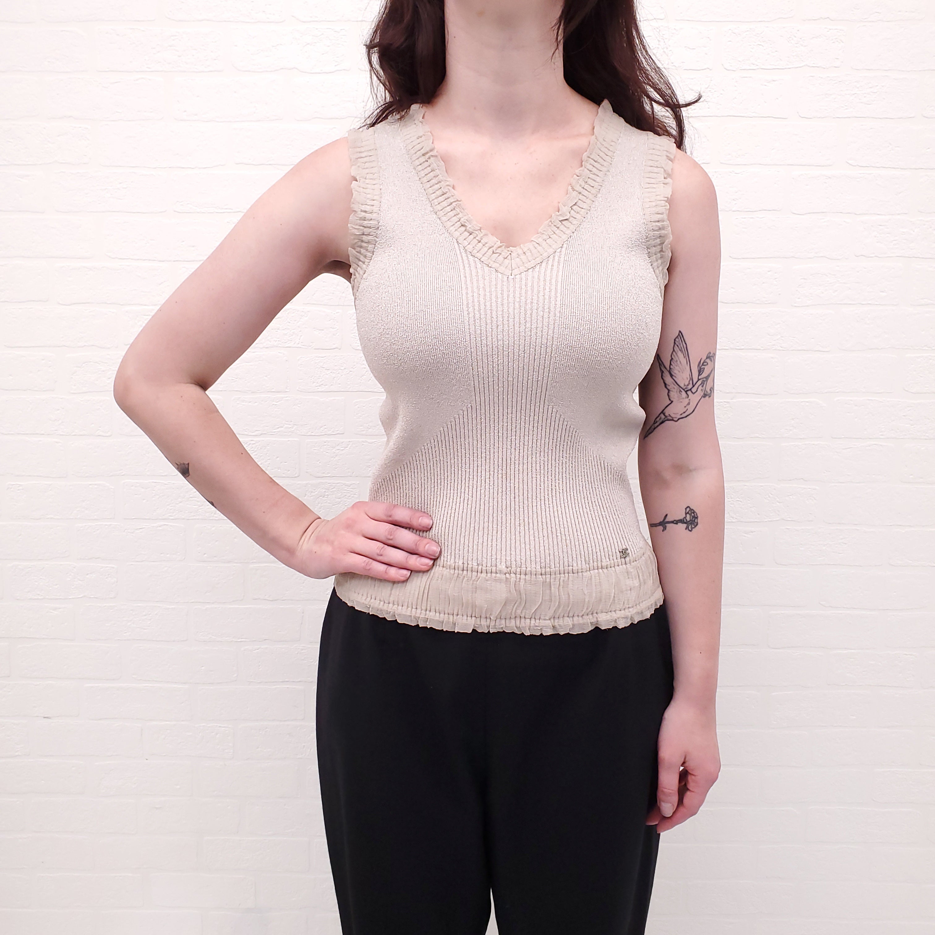 CHANEL TAUPE KNIT TANK TOP WITH LOGO DETAIL - SIZE 42