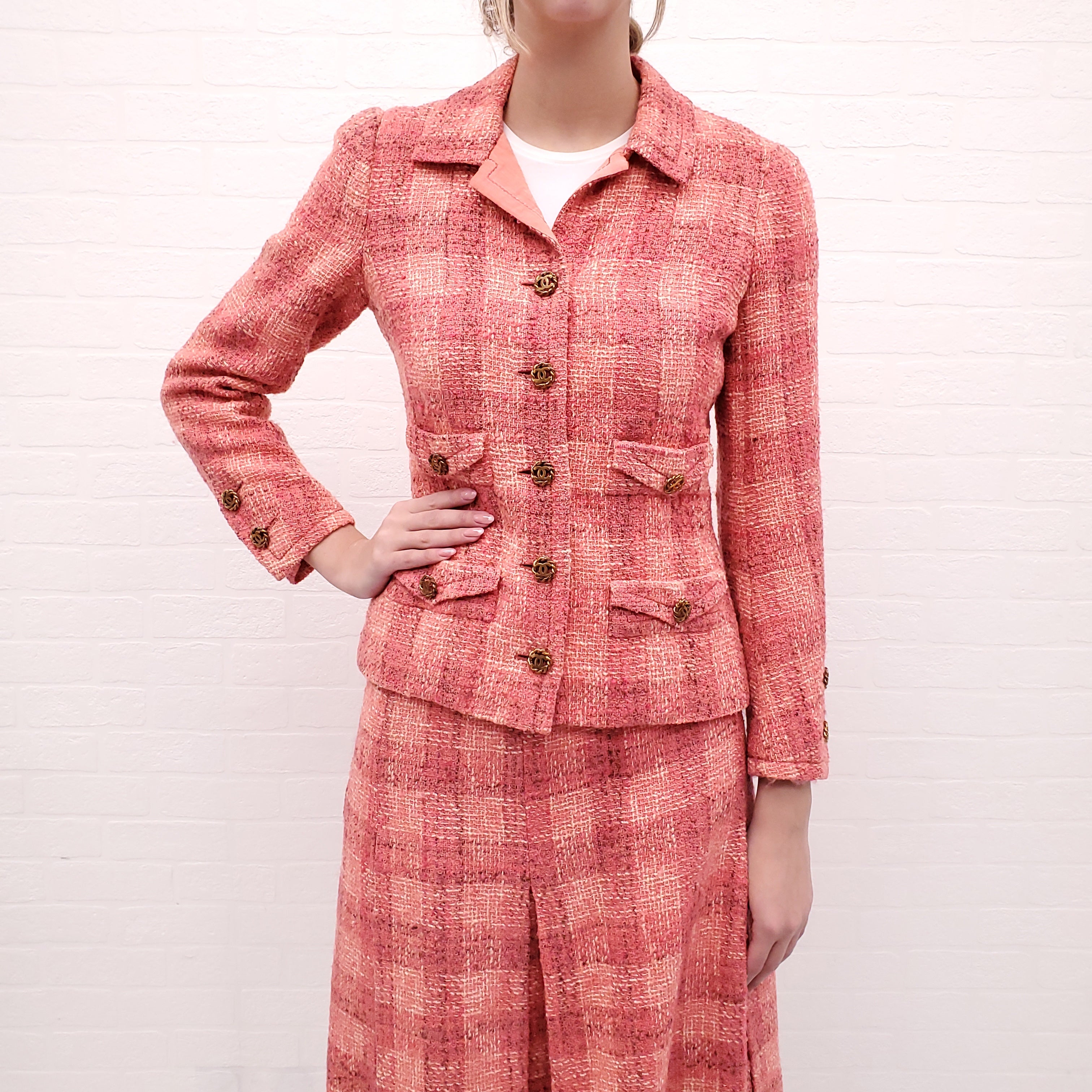 CHANEL VINTAGE 1960'S COLLECTABLE PINK TWEED SUIT WITH LOGO BUTTONS - SIZE 36
